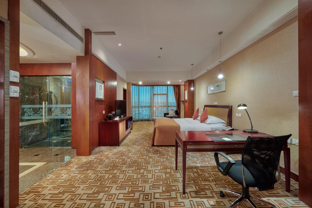 Empark Grand Hotel Куньмин Экстерьер фото
