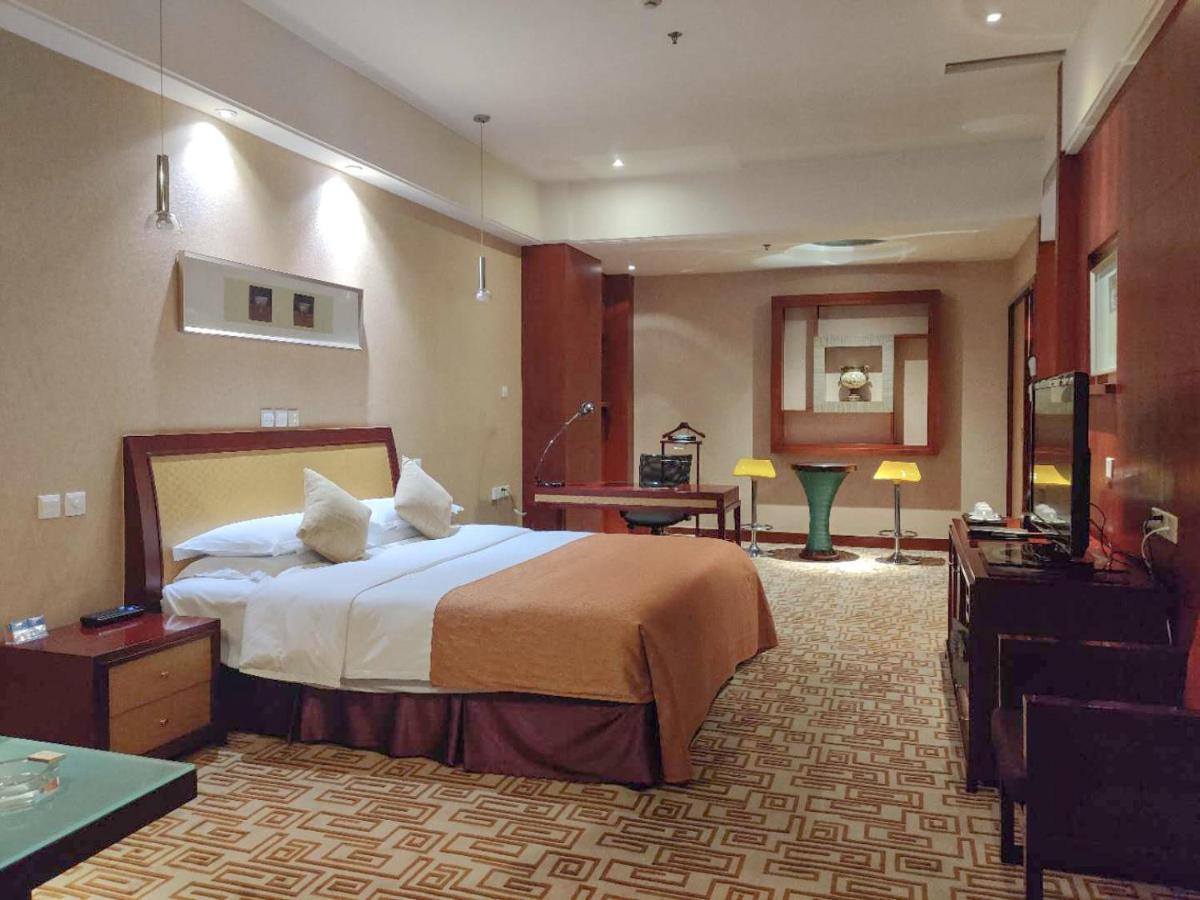 Empark Grand Hotel Куньмин Экстерьер фото
